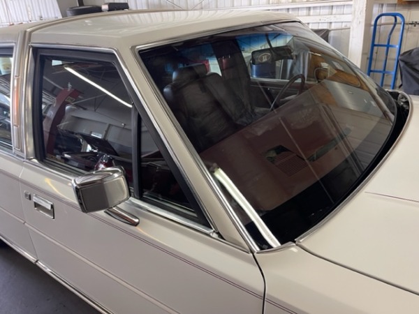 Used-1986-Lincoln-Town-Car-Cartier