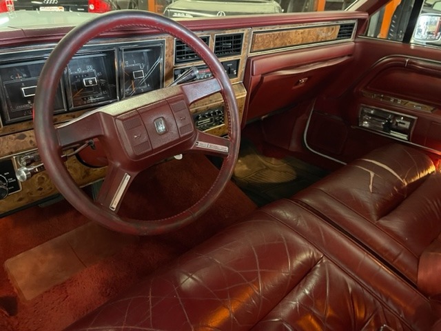 1986 Lincoln Town Car Cartier Stock L203 for sale near Palm