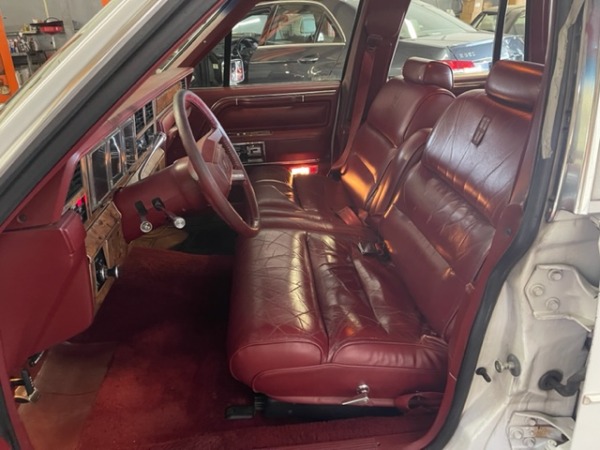 Used-1986-Lincoln-Town-Car-Cartier