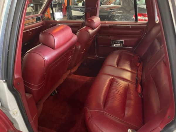 Used-1986-Lincoln-Town-Car-Cartier