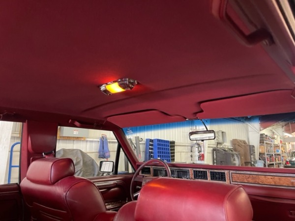 Used-1986-Lincoln-Town-Car-Cartier