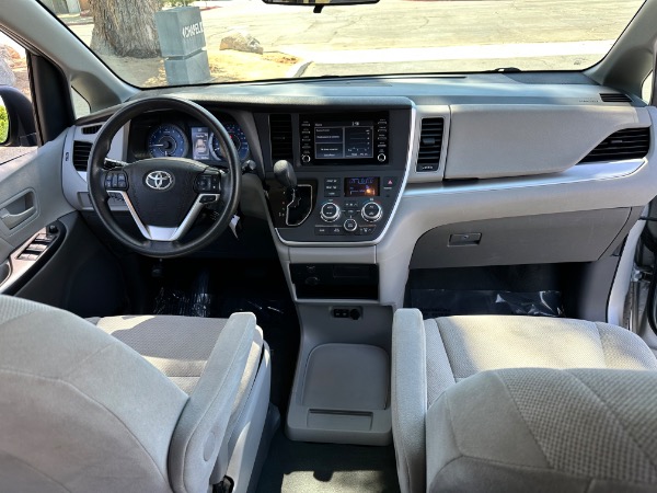 Used-2020-Toyota-Sienna-Passenger