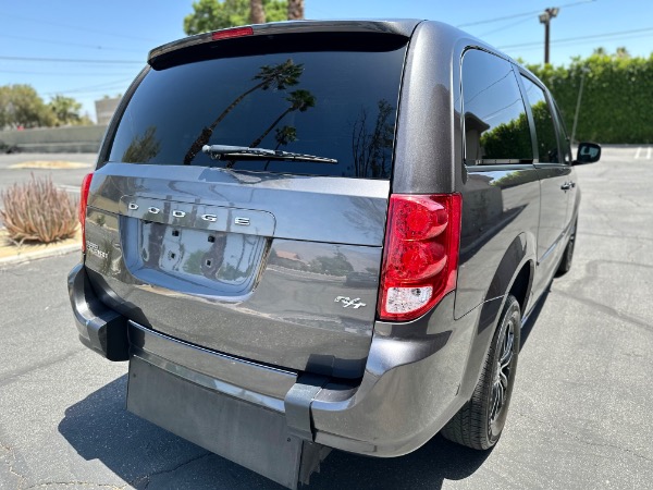 Used-2015-Dodge-Grand-Caravan-(Disability-van)-R/T