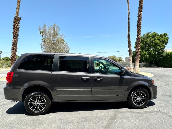 Used-2015-Dodge-Grand-Caravan-(Disability-van)-R/T