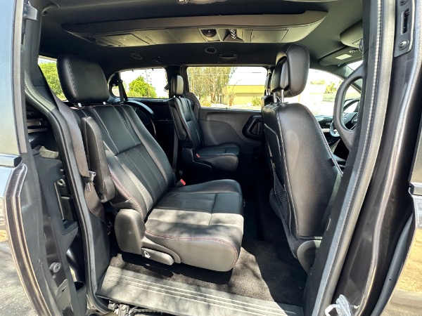 Used-2015-Dodge-Grand-Caravan-(Disability-van)-R/T