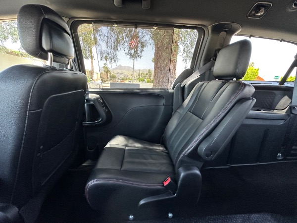 Used-2015-Dodge-Grand-Caravan-(Disability-van)-R/T