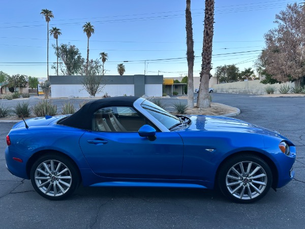 Used-2017-Fiat-124-Spider