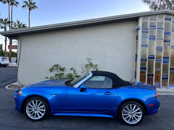 Used-2017-Fiat-124-Spider